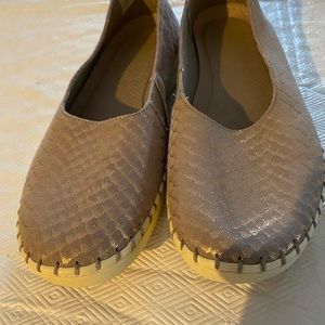 Brand new ! Never been worn !!